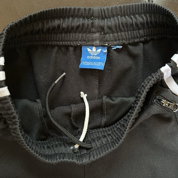 Adidas jogger - Picture 6 of 16